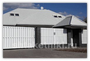 Фото белого забора из штакетника в Черкесске